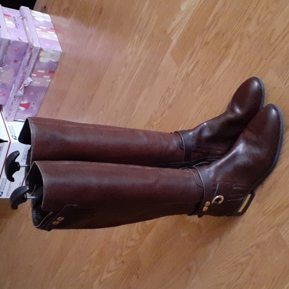 Vince Camuto Preshent Riding Boot Brown 